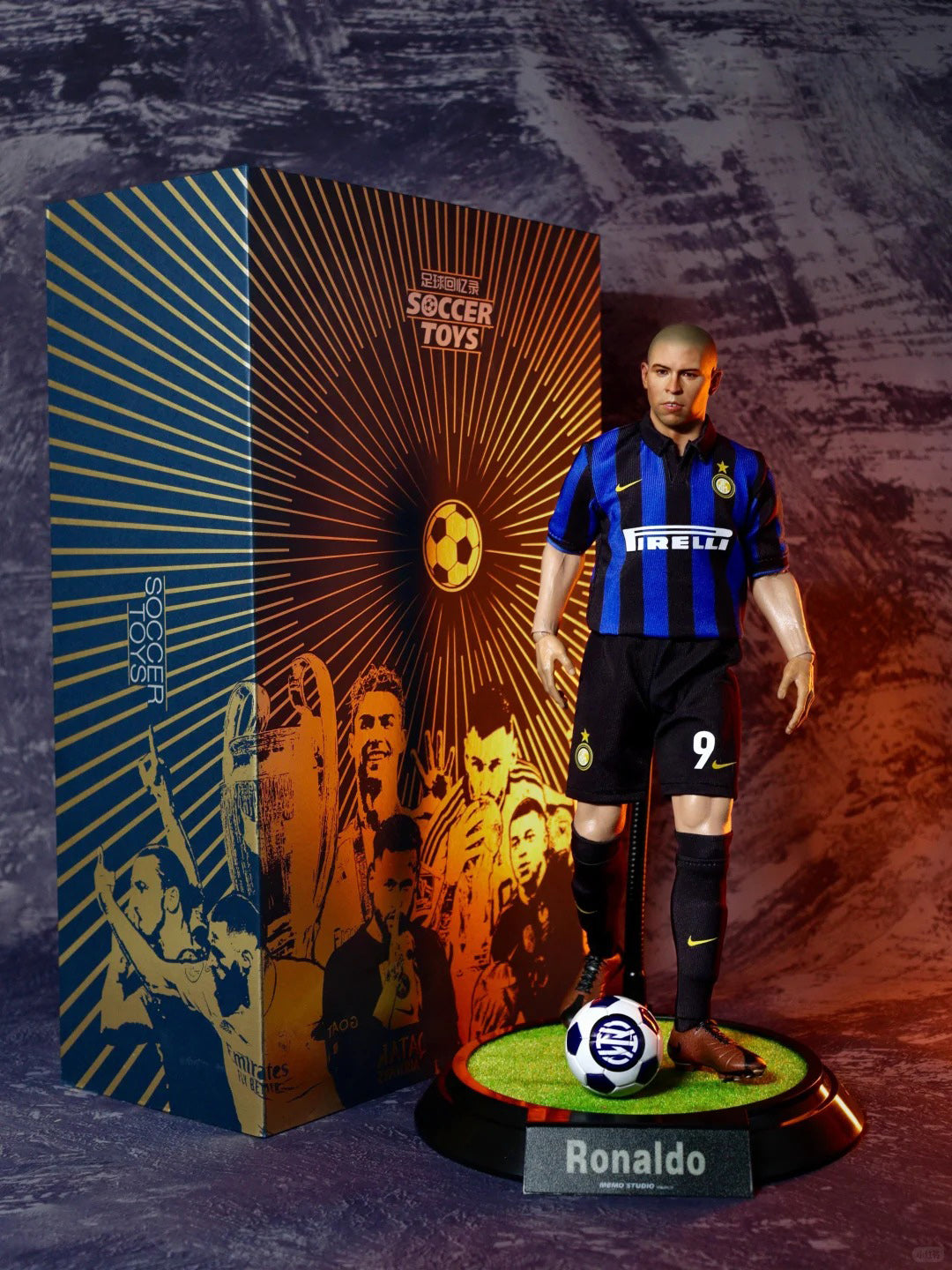Soccor Toy 1/6 Inter Milan Ronaldo (Brazilian Football Legend) Wax Figure Football action Figure